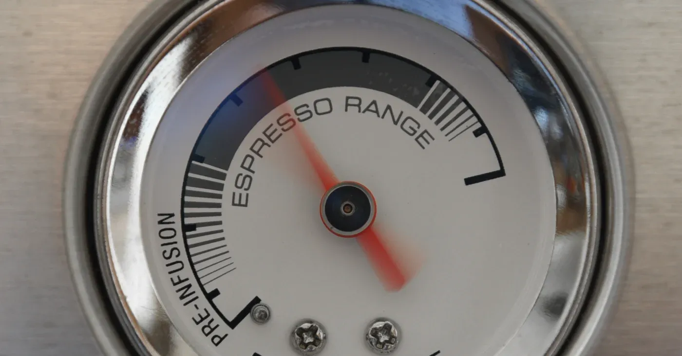 pressure gauge needle movement increasing