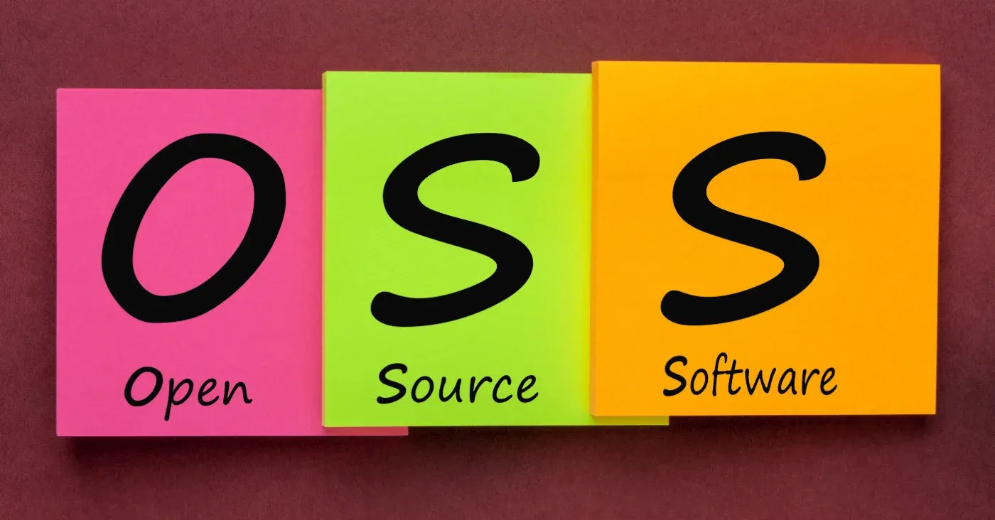 three sticky notes spelling out oss